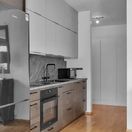 Leilighet Centrally Located In *