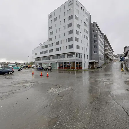 Centrally Located In Lägenhet
